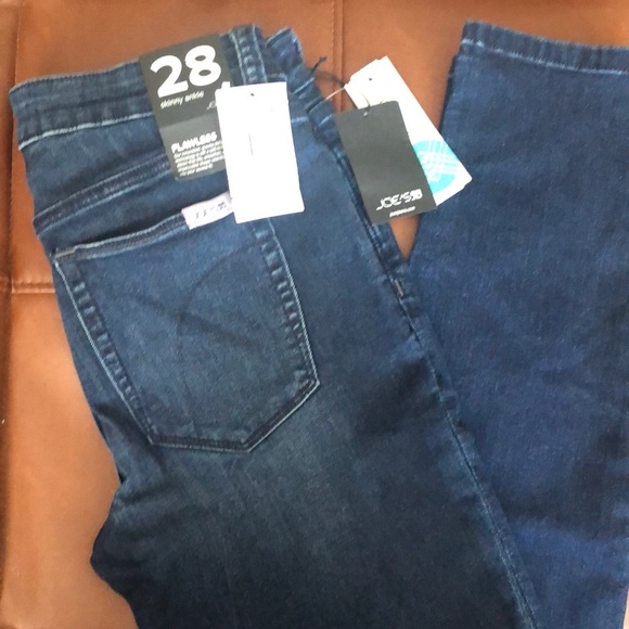 BNWT Joe’s Jeans Mid Rise Skinny Jean! - Picture 7 of 9